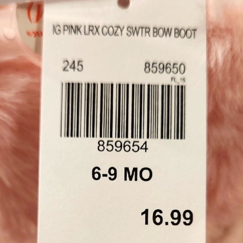 Cozy Pink Fur Baby Booties - Picture 5 of 8